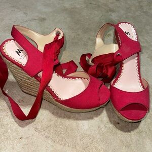 Red wedges
